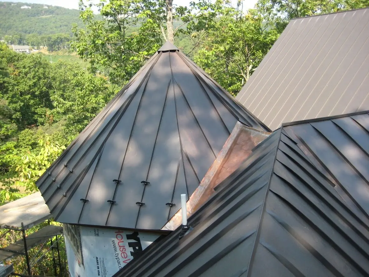 Professional Roof Tarp Installation by Craftsman Roofing in Underwood Corner